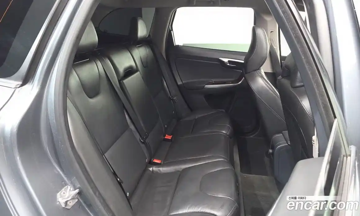 Volvo XC60 2017 2.0 автомат (гидро), фото 11