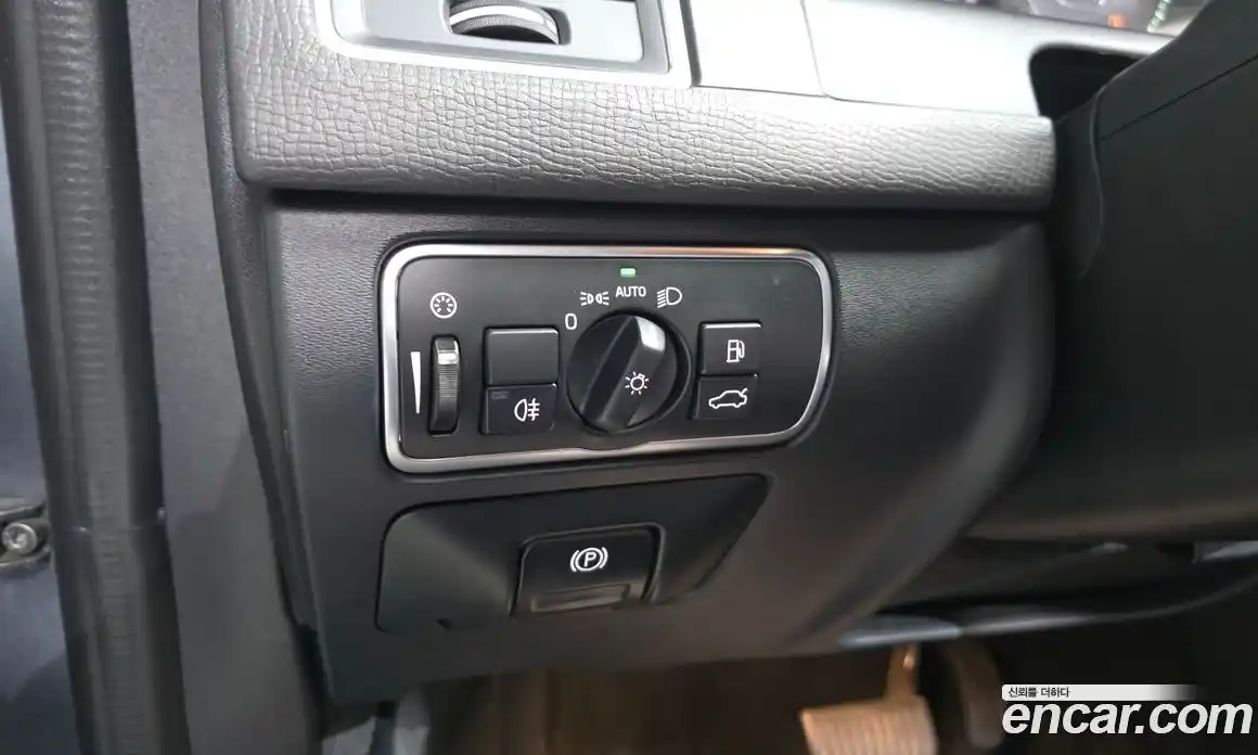 Volvo XC60 2017 2.0 автомат (гидро), фото 18