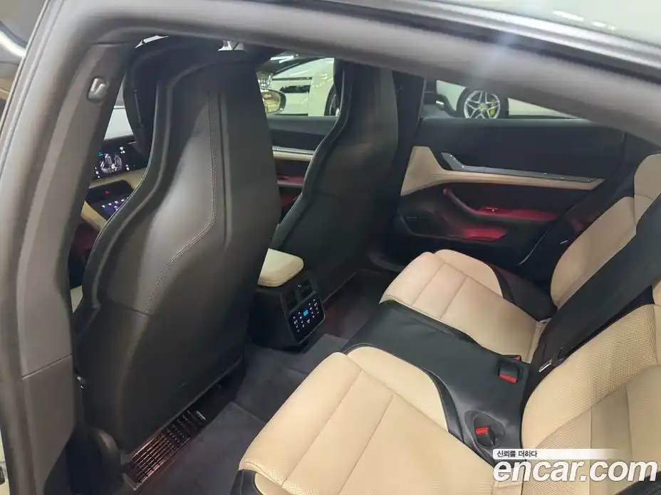 Porsche Taycan 2025 0.1 автомат (гидро), фото 10