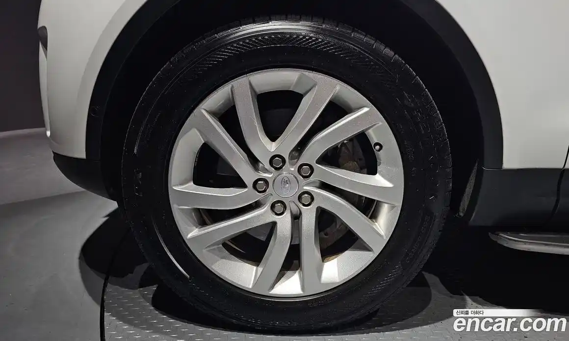 Land Rover Discovery 2019 3.0 автомат (гидро), фото 5