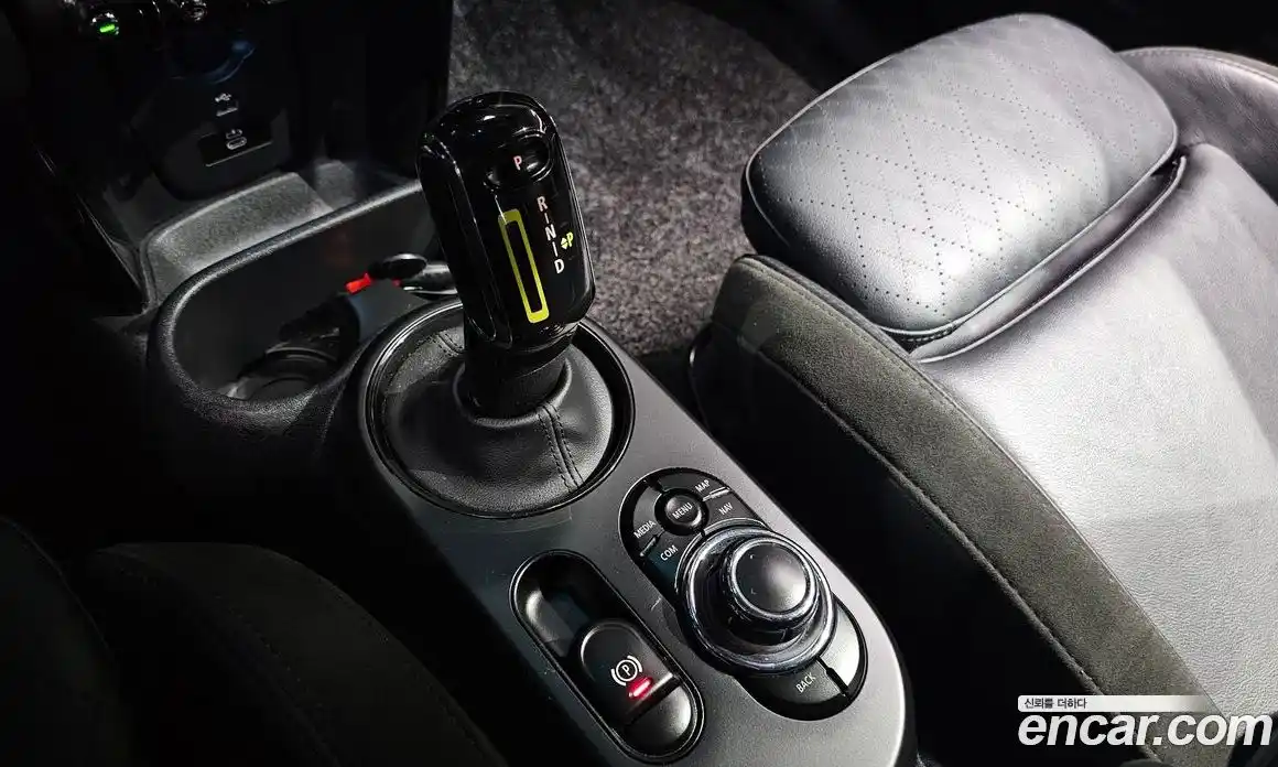 Mini Cooper 2023 автомат (гидро), фото 9