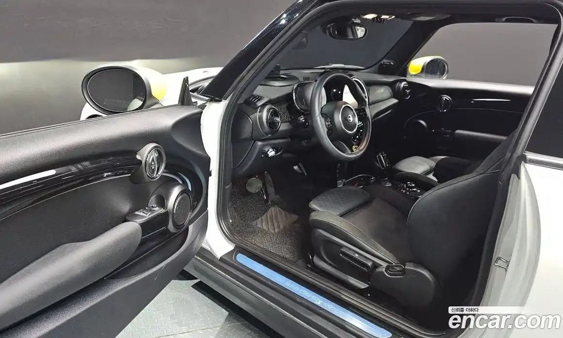 Mini Cooper 2023 автомат (гидро), фото 10