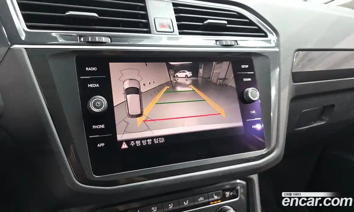 Volkswagen Tiguan 2018 2.0 автомат (гидро), фото 15