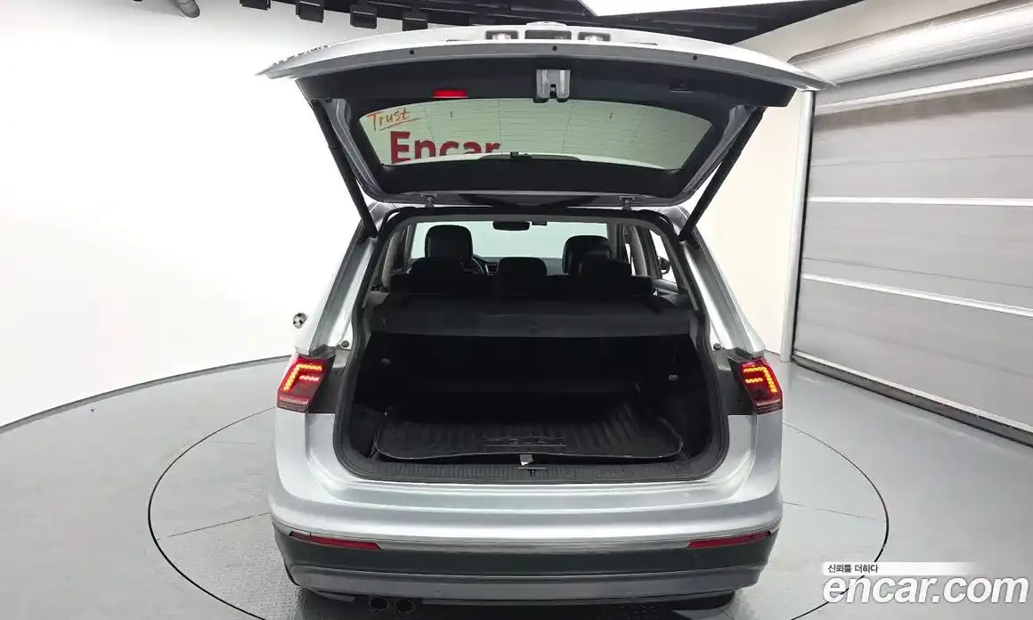 Volkswagen Tiguan 2018 2.0 автомат (гидро), фото 20