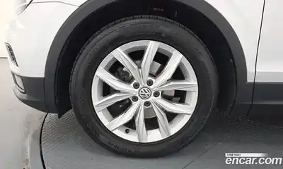 Volkswagen Tiguan 2018 2.0 автомат (гидро), миниатюра 5