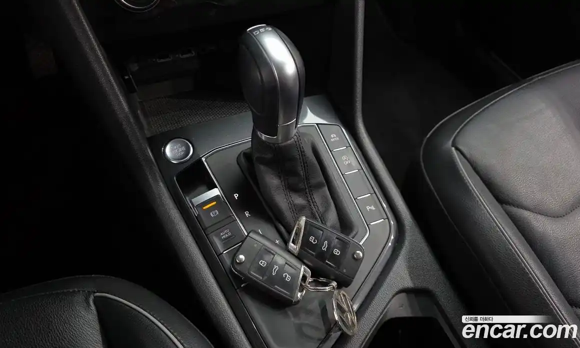 Volkswagen Tiguan 2018 2.0 автомат (гидро), фото 9