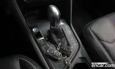 Volkswagen Tiguan 2018 2.0 автомат (гидро), миниатюра 9