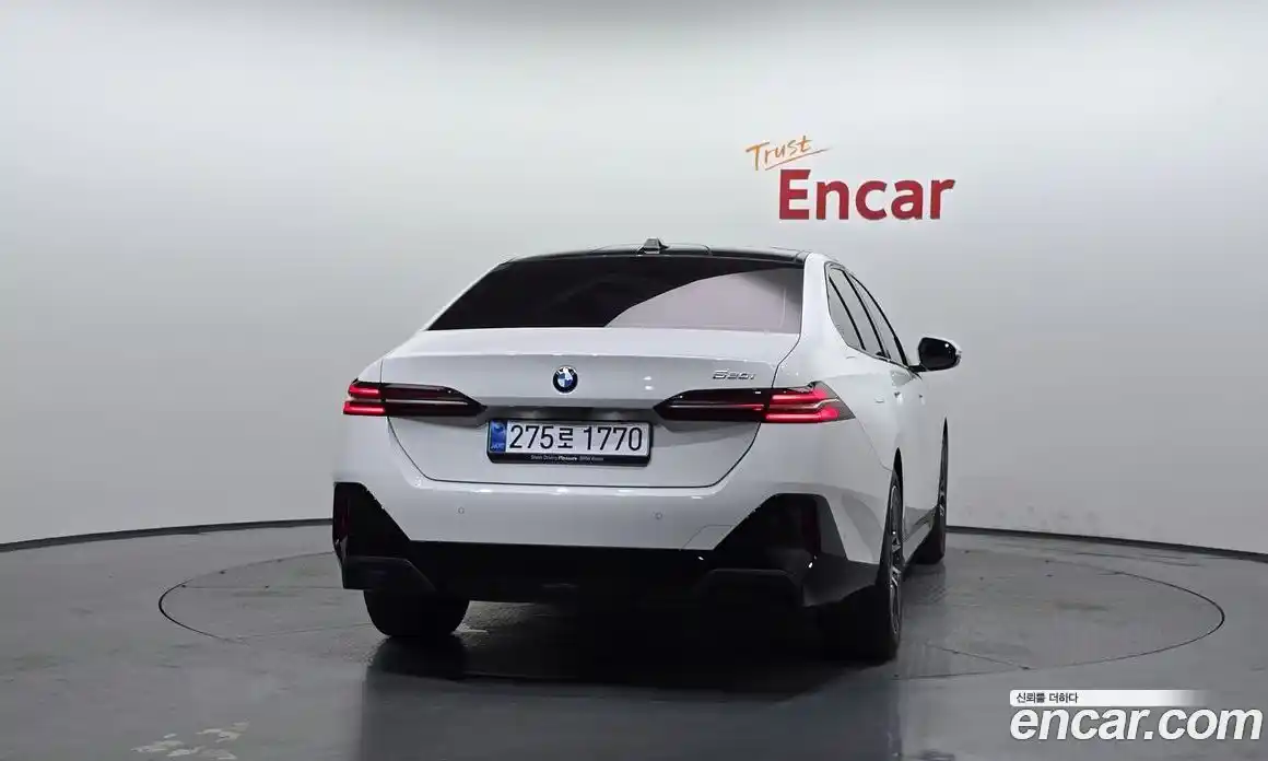 BMW 5 серия 2025 2.0 автомат (гидро), фото 4