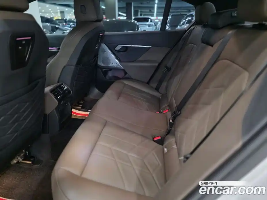 BMW 5 серия 2025 2.0 автомат (гидро), фото 14