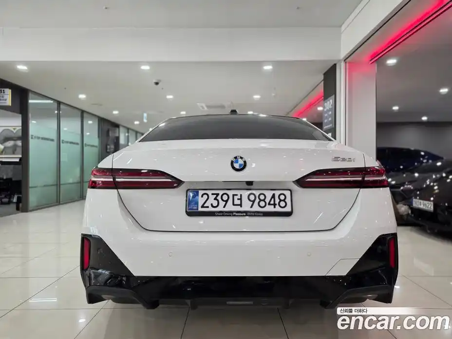BMW 5 серия 2025 2.0 автомат (гидро), фото 5