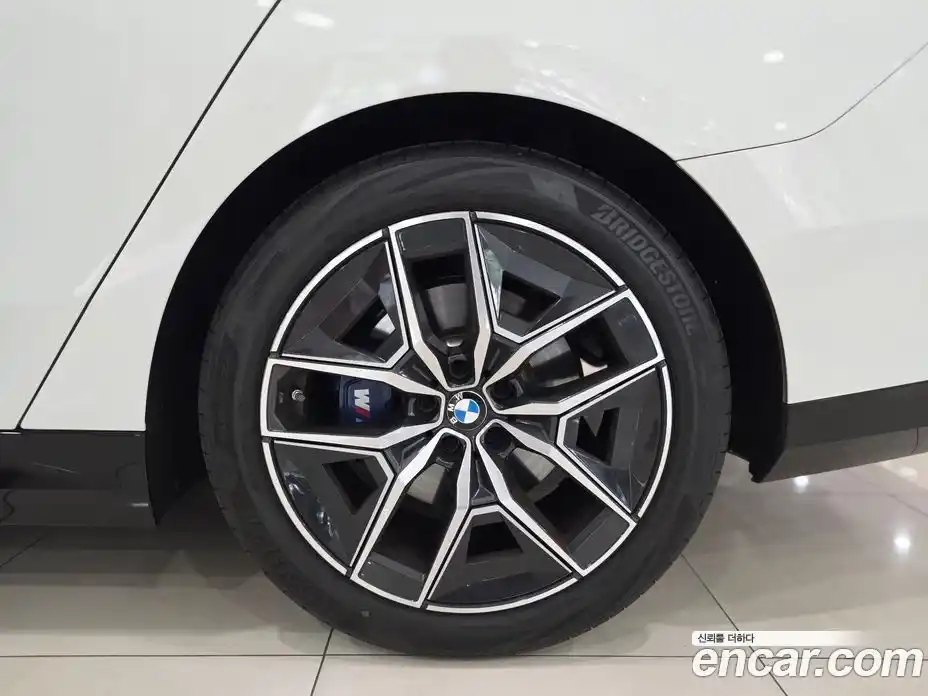 BMW 5 серия 2025 2.0 автомат (гидро), фото 6