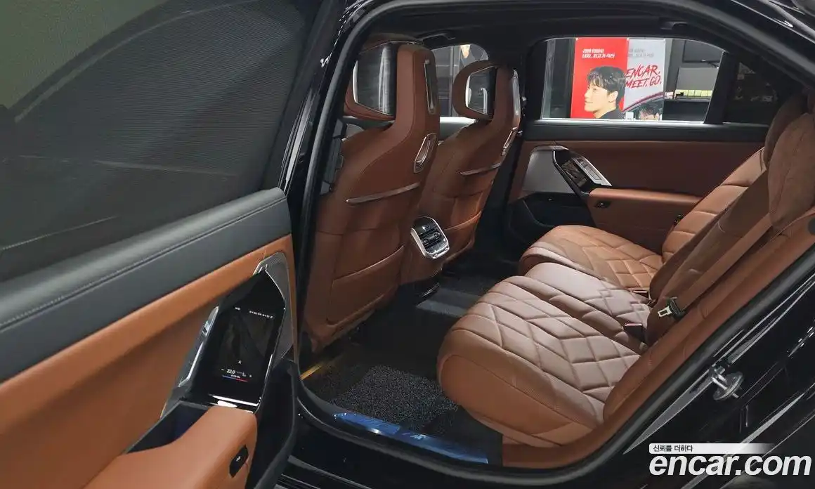 BMW i7 2024 0.3 автомат (гидро), фото 16