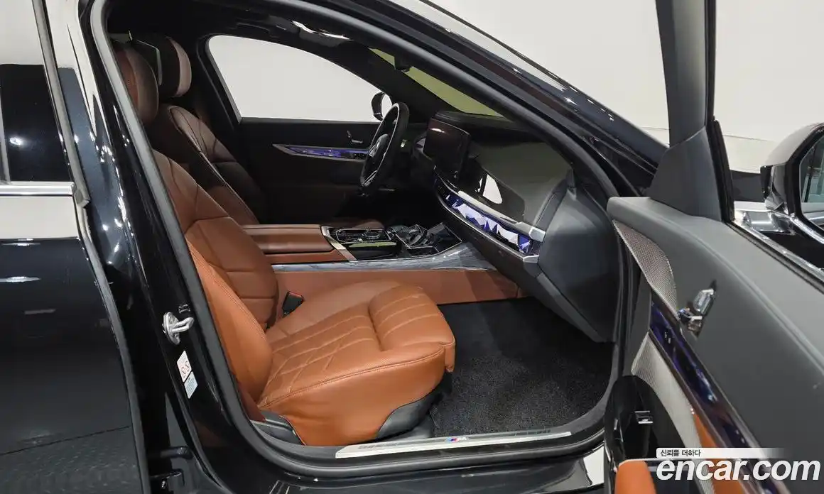 BMW i7 2024 0.3 автомат (гидро), фото 17