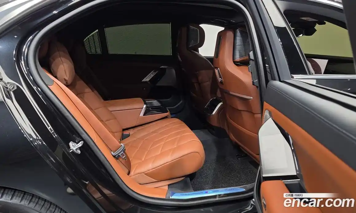 BMW i7 2024 0.3 автомат (гидро), фото 18
