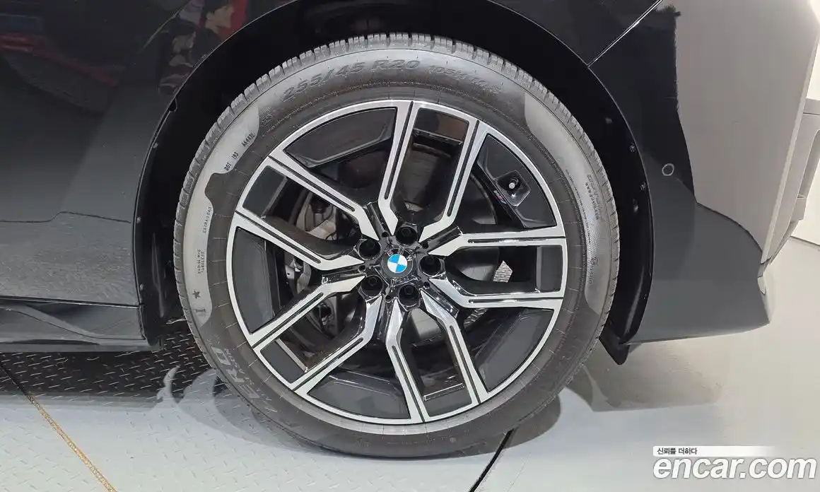 BMW i7 2024 0.3 автомат (гидро), фото 5