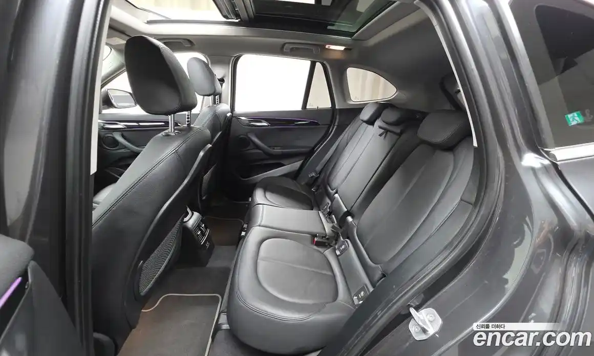 BMW X1 2022 2.0 автомат (гидро), фото 12