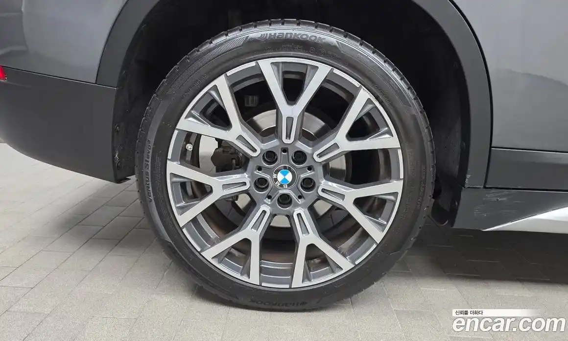 BMW X1 2022 2.0 автомат (гидро), фото 5