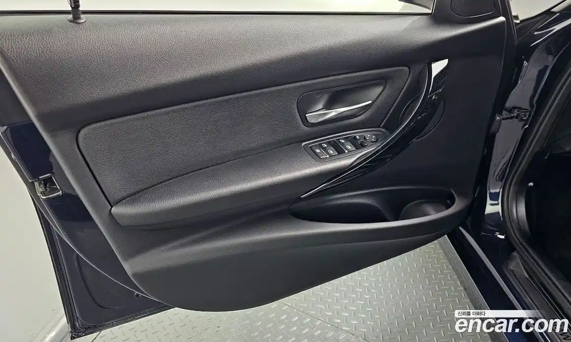 BMW 3 серия 2017 2.0 автомат (гидро), фото 14