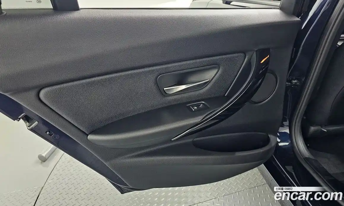 BMW 3 серия 2017 2.0 автомат (гидро), фото 15