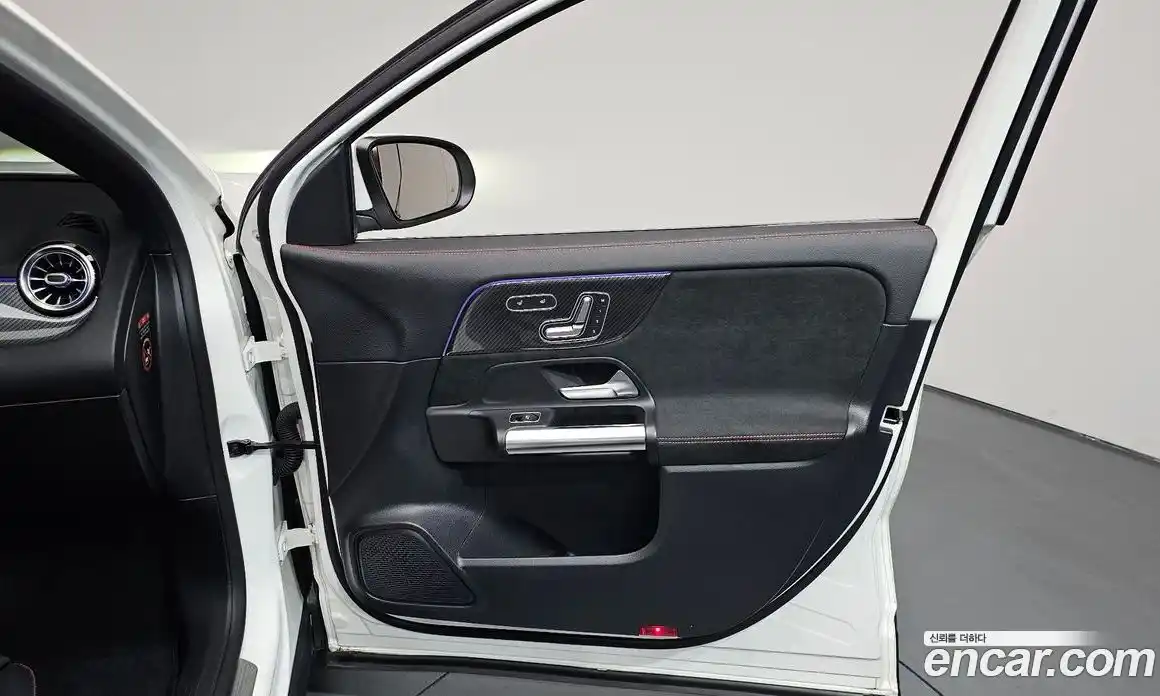 Mercedes-Benz GLA-Class 2020 2.0 гидро, фото 14 Mercedes-Benz GLA-Class 2020 2.0 гидро, фото 14