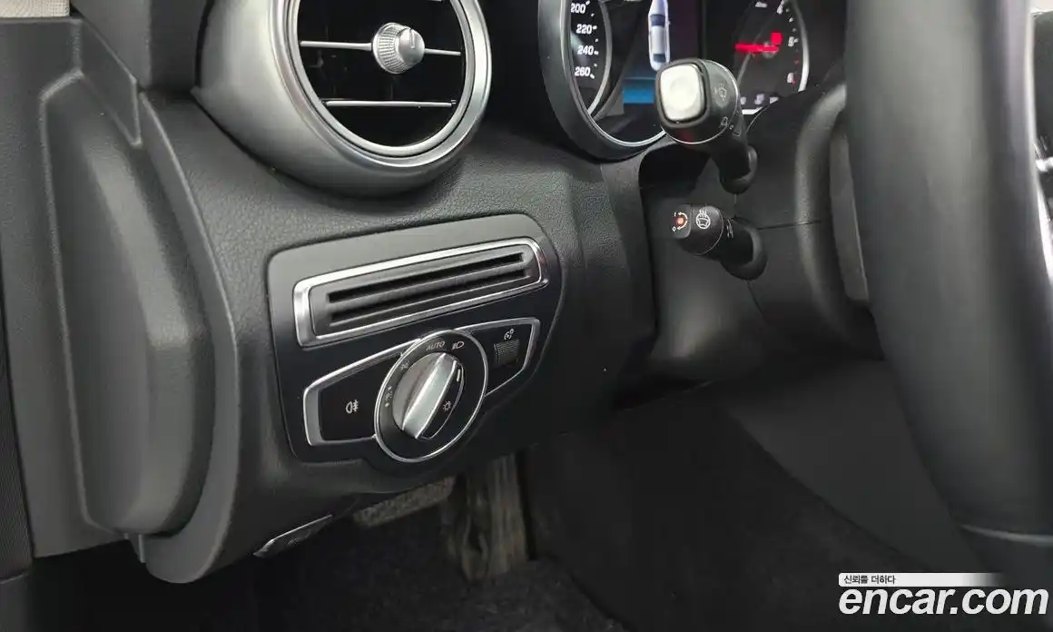 Mercedes-Benz C-Class 2019 1.9 гидро, фото 26 Mercedes-Benz C-Class 2019 1.9 гидро, фото 26