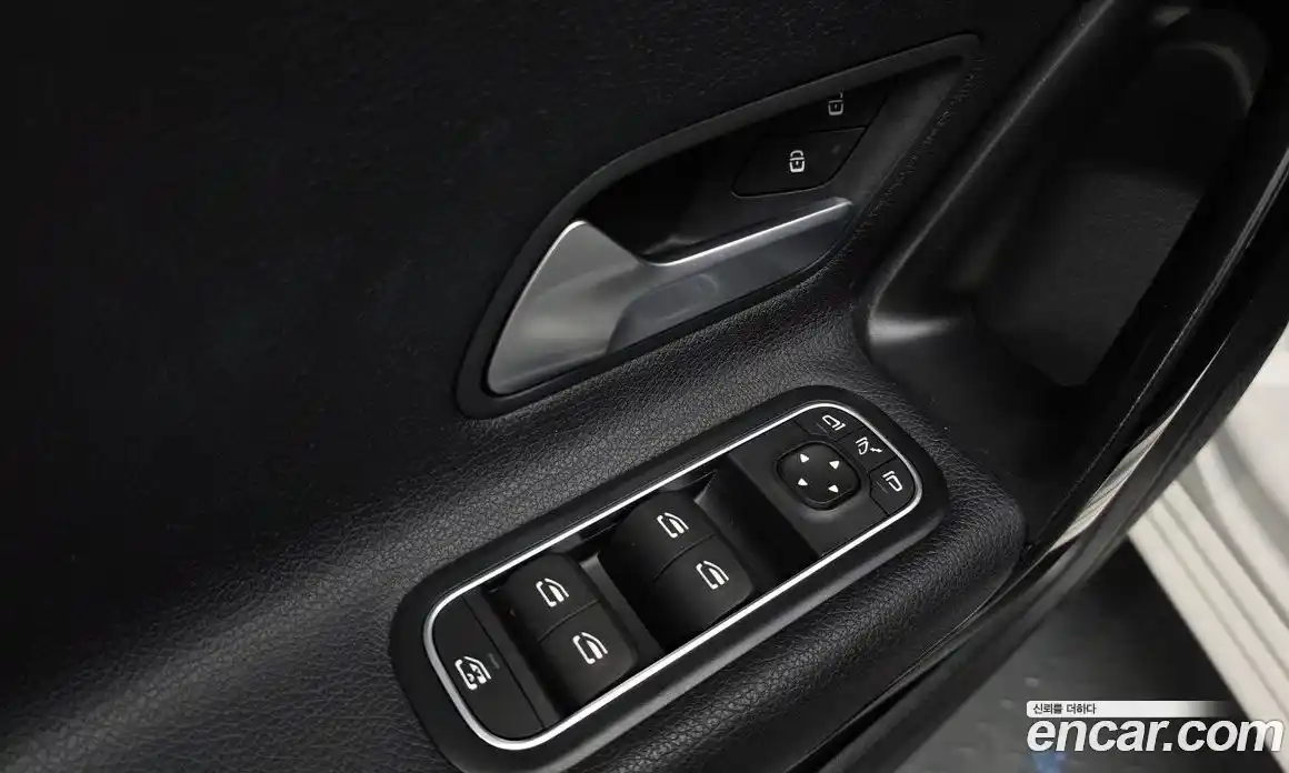 Mercedes-Benz A-Class 2020 2.0 гидро, фото 28 Mercedes-Benz A-Class 2020 2.0 гидро, фото 28