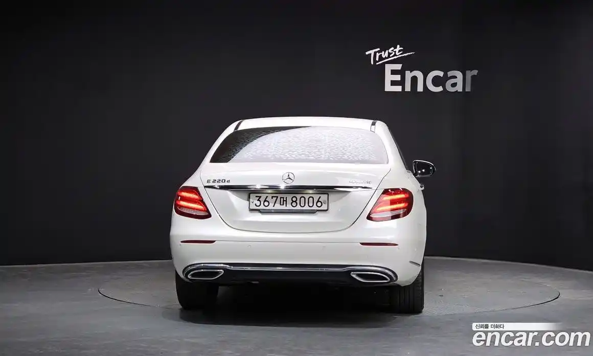 Mercedes-Benz E-Class 2016 1.9 автомат (гидро), фото 4