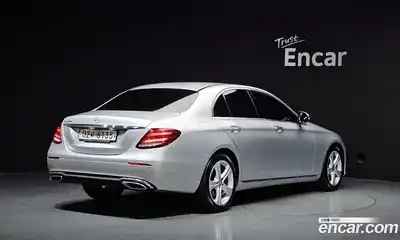 Mercedes-Benz E-Class 2017 1.9 автомат (гидро), миниатюра 2