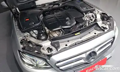 Mercedes-Benz E-Class 2017 1.9 автомат (гидро), миниатюра 6