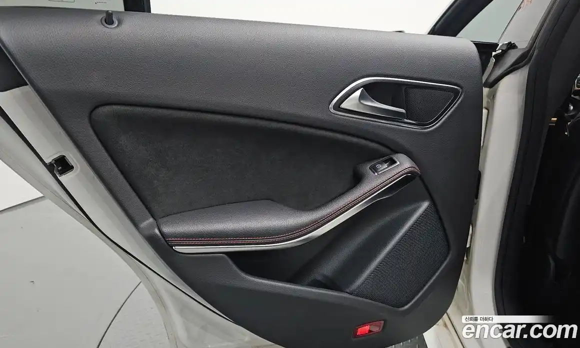 Mercedes-Benz CLA-Class 2018 2.0 гидро, фото 14 Mercedes-Benz CLA-Class 2018 2.0 гидро, фото 14