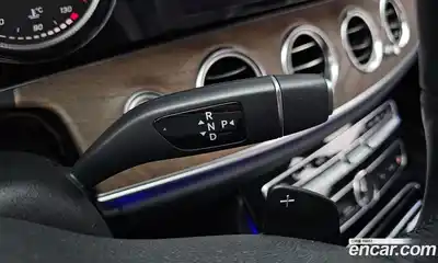 Mercedes-Benz E-Class 2019 1.9 автомат (гидро), миниатюра 12