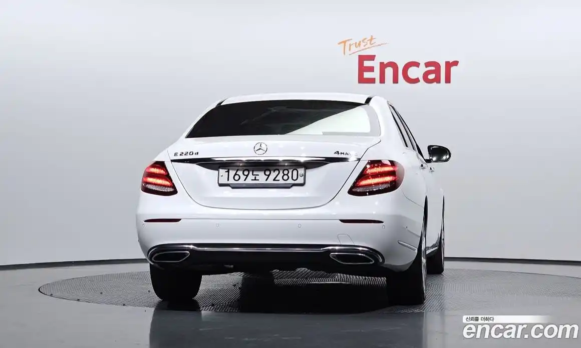 Mercedes-Benz E-Class 2019 1.9 автомат (гидро), фото 4
