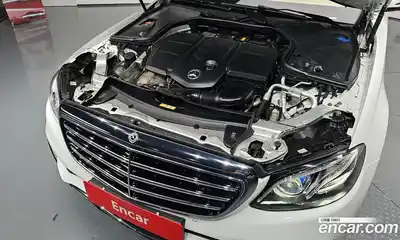 Mercedes-Benz E-Class 2019 1.9 автомат (гидро), миниатюра 6