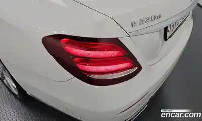 Mercedes-Benz E-Class 2019 1.9 автомат (гидро), миниатюра 9