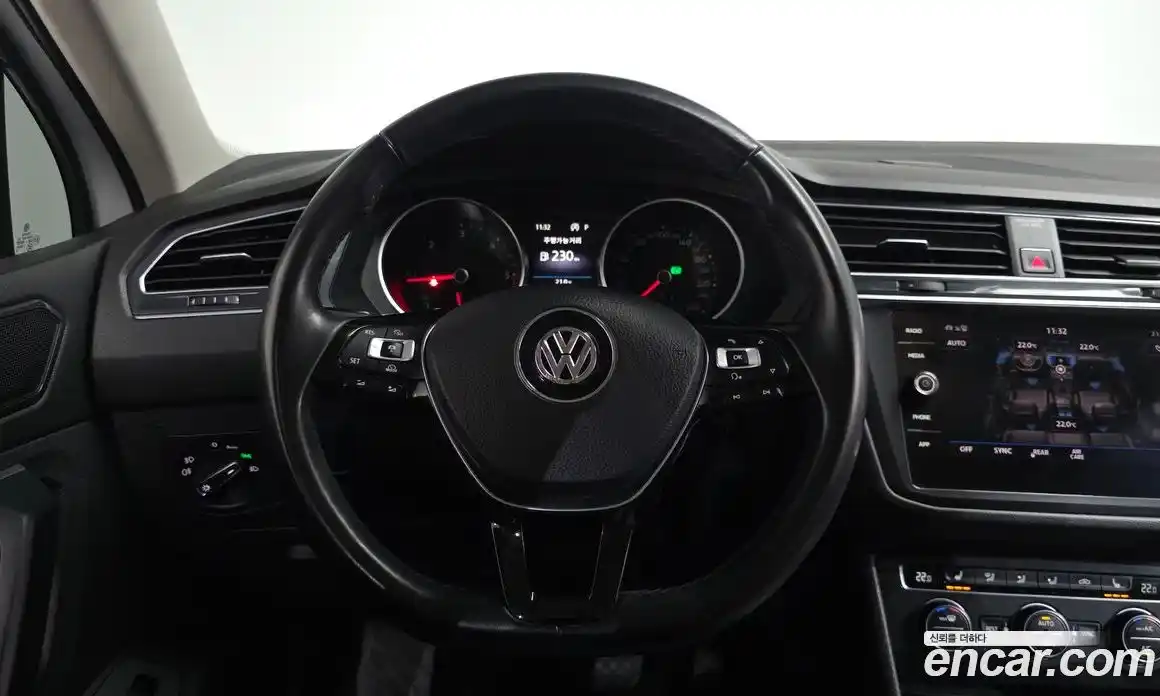 Volkswagen Tiguan 2018 2.0 автомат (гидро), фото 18