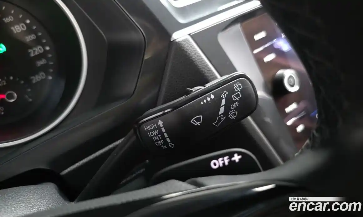 Volkswagen Tiguan 2018 2.0 автомат (гидро), фото 24