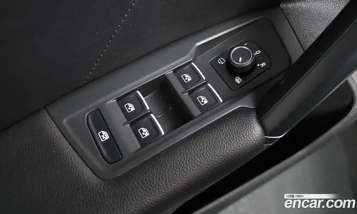 Volkswagen Tiguan 2018 2.0 автомат (гидро), фото 27