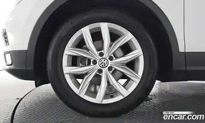 Volkswagen Tiguan 2018 2.0 автомат (гидро), миниатюра 5