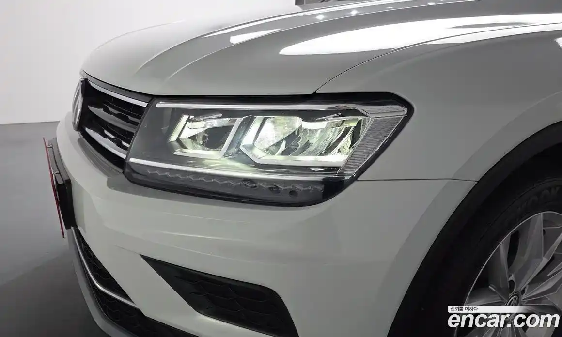 Volkswagen Tiguan 2018 2.0 автомат (гидро), фото 8