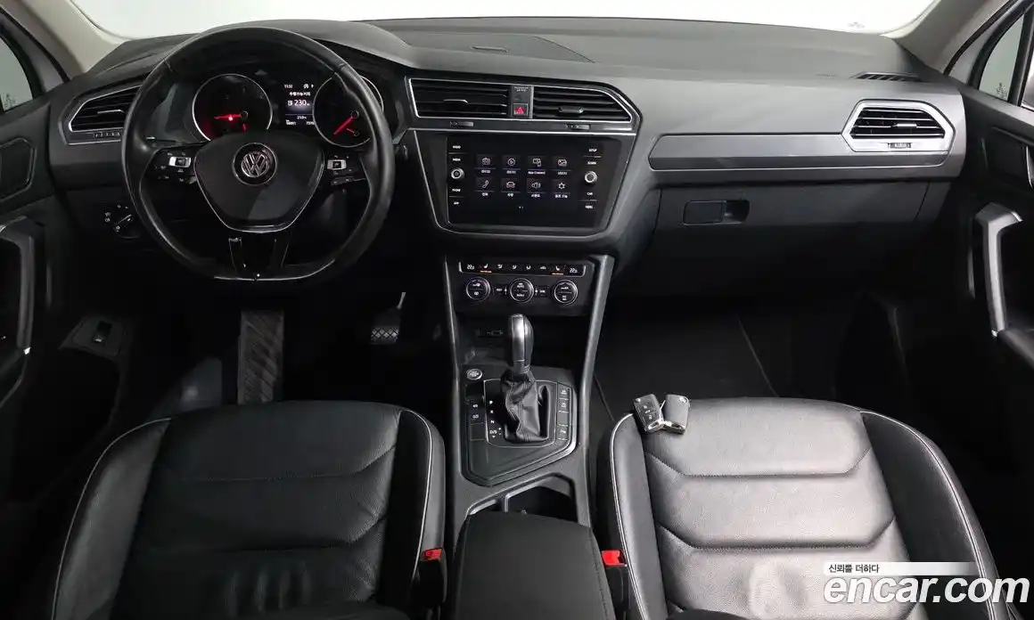 Volkswagen Tiguan 2018 2.0 автомат (гидро), фото 10