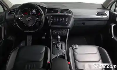 Volkswagen Tiguan 2018 2.0 автомат (гидро), миниатюра 10