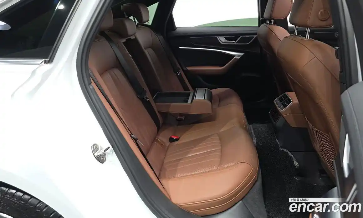 Audi A6 2023 2.0 автомат (гидро), фото 18