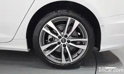 Audi A6 2023 2.0 автомат (гидро), миниатюра 7