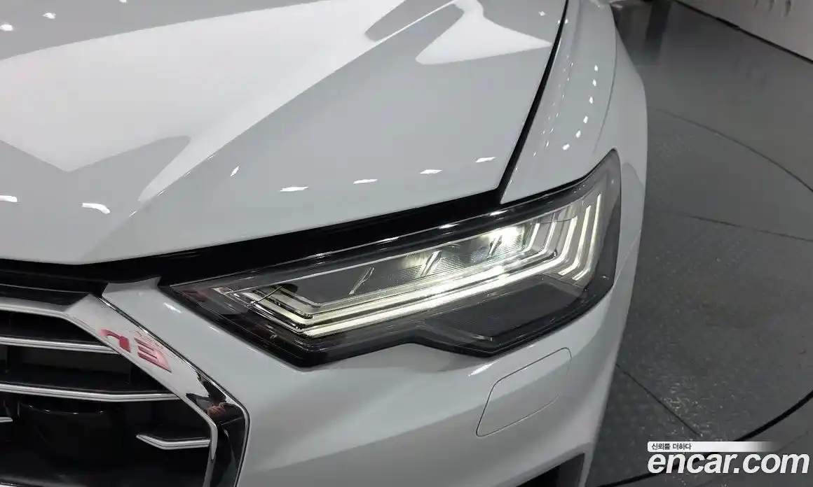 Audi A6 2023 2.0 автомат (гидро), фото 8