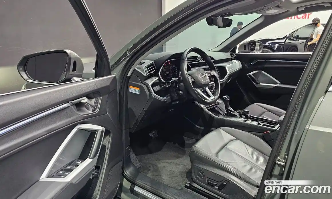 Audi Q3 2023 2.0 автомат (гидро), фото 13