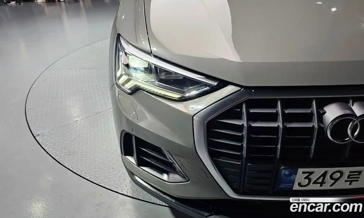 Audi Q3 2023 2.0 автомат (гидро), фото 8