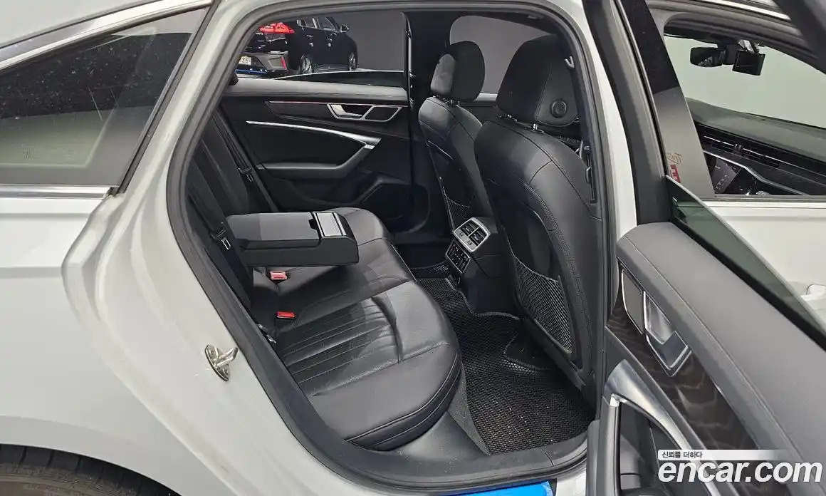 Audi A6 2019 2.0 автомат (гидро), фото 11