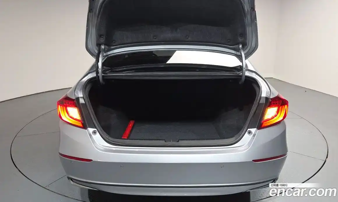 Honda Accord 2019 2.0 автомат (гидро), фото 25