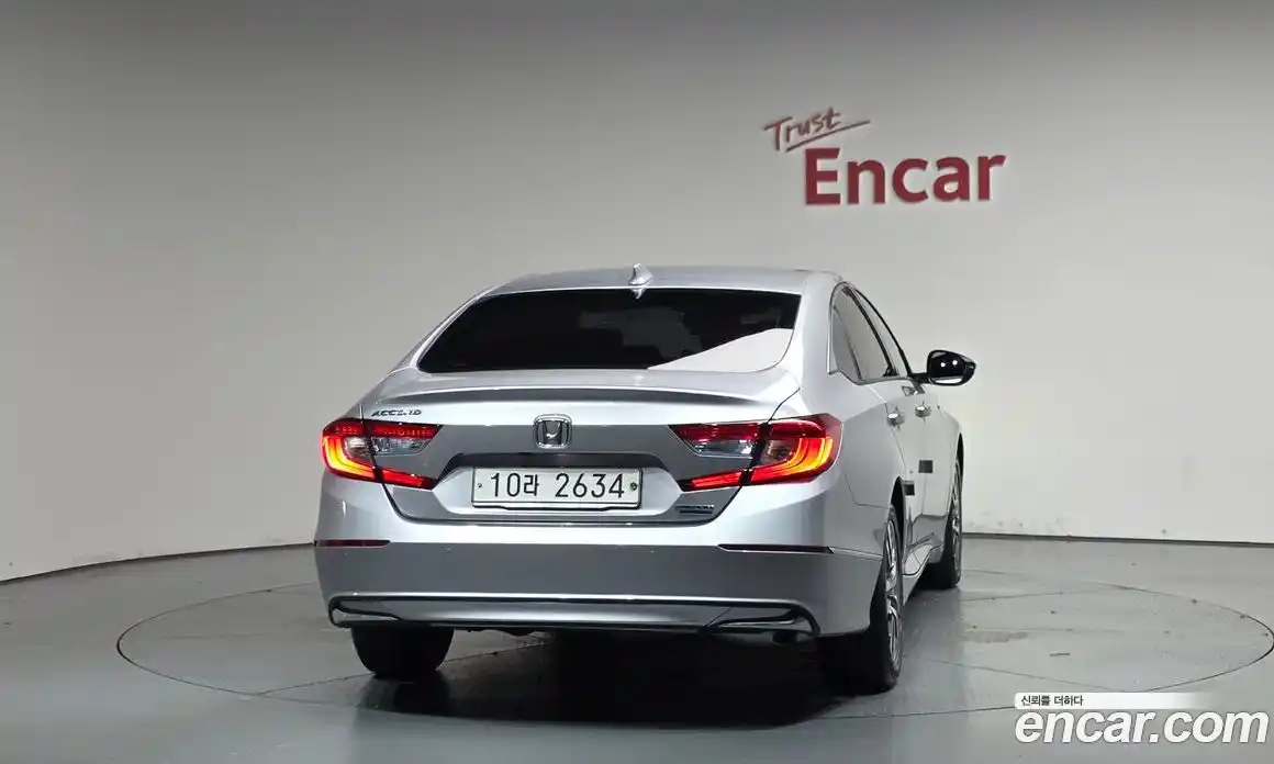 Honda Accord 2019 2.0 автомат (гидро), фото 3