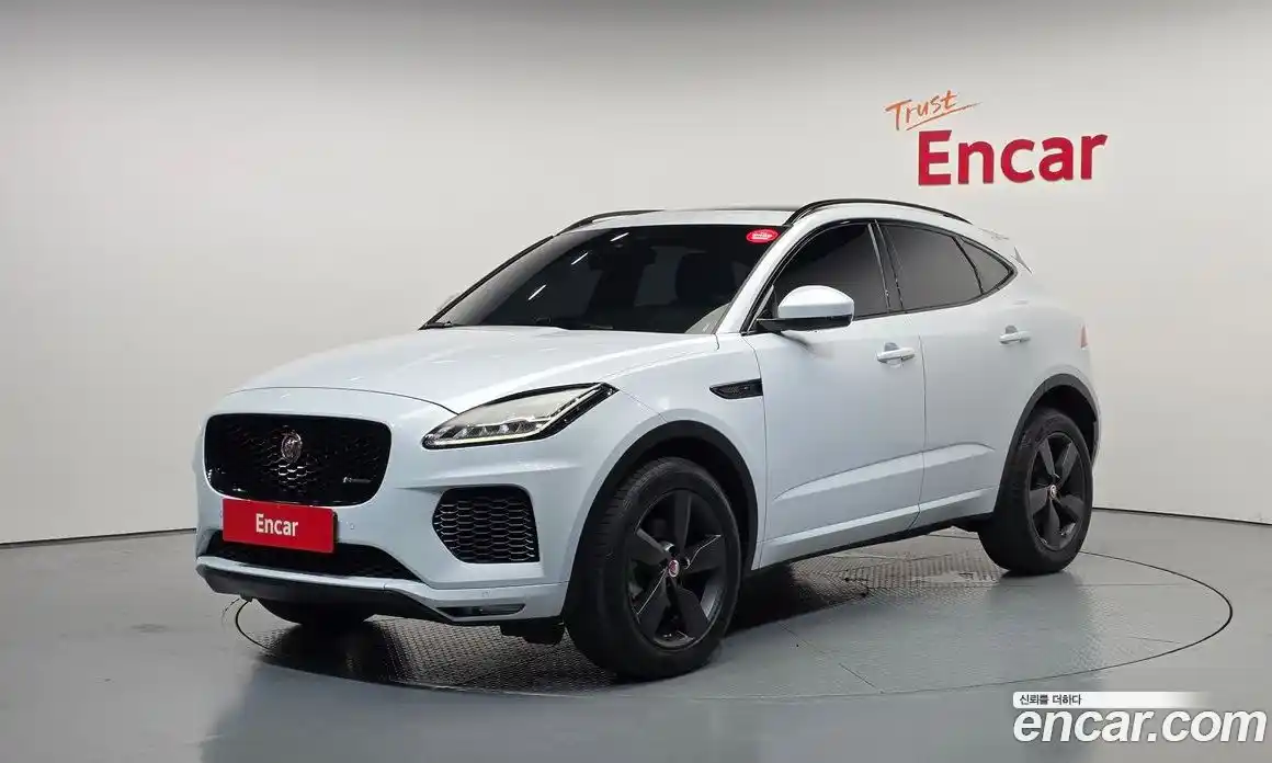Jaguar E-Pace 2020 2.0 автомат (гидро), фото 1 Jaguar E-Pace 2020 2.0 автомат (гидро), фото 1